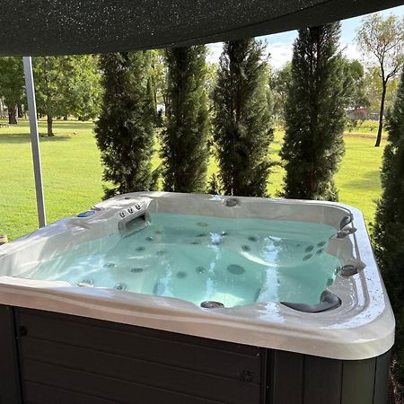 Blaxlands Homestead - Nothing Is Closer Opposite Hope Estate With Wifi And Pool Plus Fireplace 波高尔宾 外观 照片